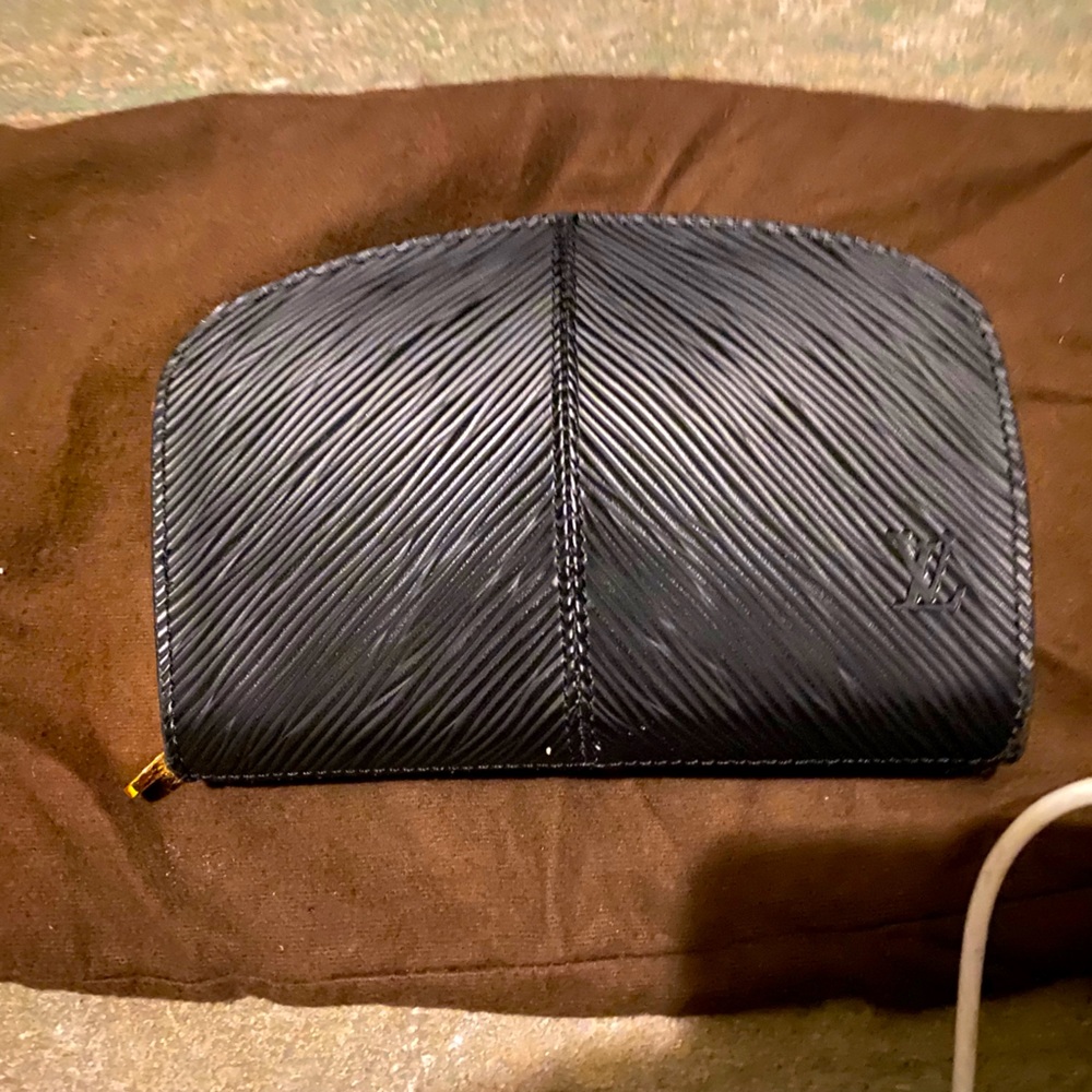 Louie Vuitton black epi  Small Demi Lune Portefeuille coin wallet